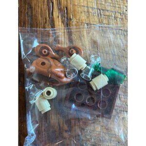 Lego-Compatible Mini Build Kit - Brown Turkey Cups & Baseplate